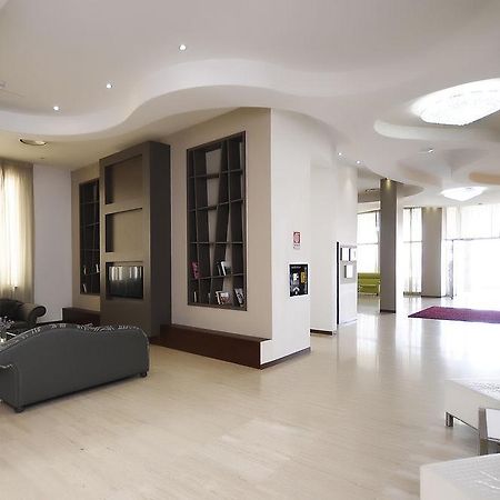 Rolling Hotel Casoria Luaran gambar