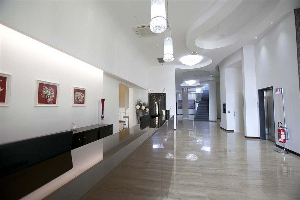 Rolling Hotel Casoria Luaran gambar