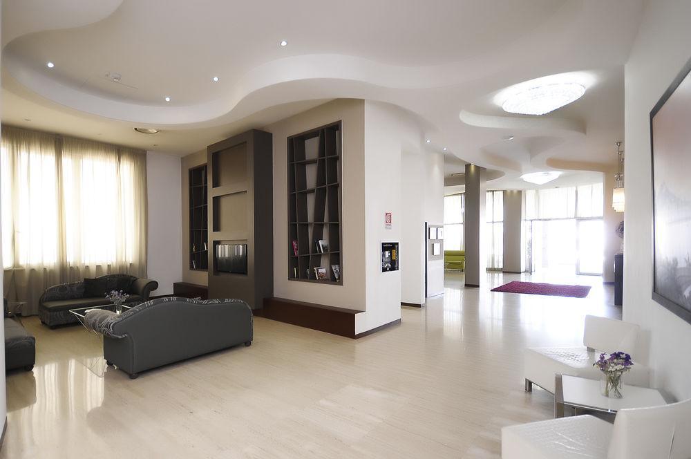 Rolling Hotel Casoria Luaran gambar